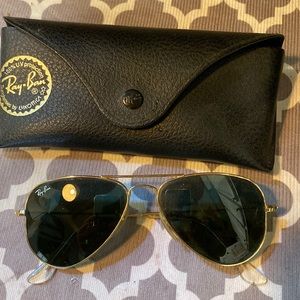 Junior ray ban aviator euc sunglasses